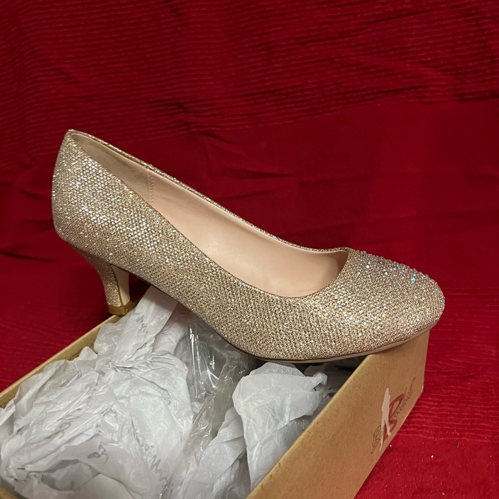 Elegant Gold Women's Heels